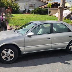 2001 Toyota Camry LE 4-door