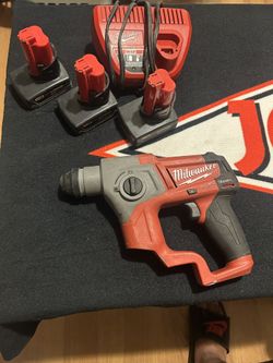 Milwaukee M12 RotoHammer