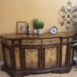 Credenza/ Sideboard/ Wine Cabinet 