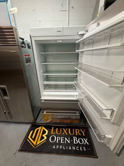 ✨ LIKE NEW – SUB-ZERO 36” DESIGNER OVER-AND-UNDER REFRIGERATOR/FREEZER  💲 Price Today: $5,799  Model: IT-36CIID Condition: Like New Finish: Stainless
