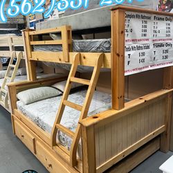 Triple Bunk Bed Twin Full Full With Mattresses Included. Nuevos 