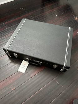 Fender Case 3 Guitar Stand