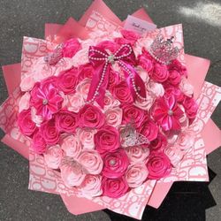 Eternal pink roses