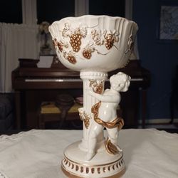 Super NEAT LOOKING VINTAGE  CHERUB  Statue PERFECT CONDITION 