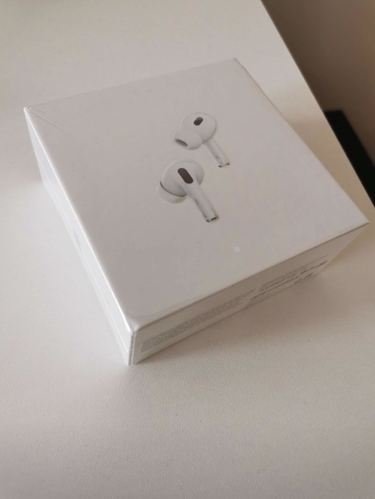 AirPods Pro  (Shipping Only No Meet Up)