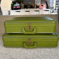 Vintage 60s/70s Olive Green Hard Shell Suitcase Luggage Set - 2pc w/keys