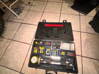 SNAP-ON FUEL INJECTION PRESSURE TESTER in case with manual