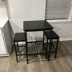 Small table & Stools