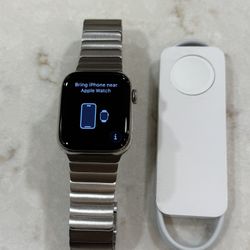 Apple Watch Series 8 45mm GPS+LTE Silver Stainless Steel Good Condition