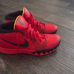 Nike Size 12 Kyrie Size 12