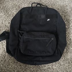 black nike backpack 