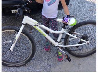 TREK Hardtail Mountain bike MT200 24” white / neon green