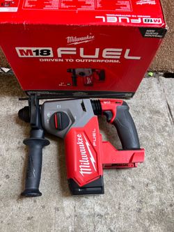 Milwaukee M18 FUEL Cordless 1 in. SDS-Plus Rotary Hammer (Tool-Only)