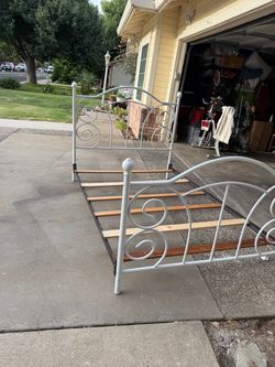 Bed frame  size full