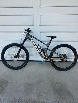 Trek Slash 8 XL full suspension Mountain Bike