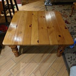 Ethan Allen Country Style Coffee Table 