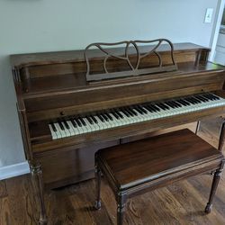 Lester Spinet Piano And Bench