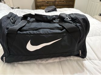 Nike Brasilia Black Medium Duffel Gym Bag Travel Sports Overnight White Swoosh