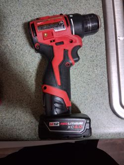 Millwaukee m12 3/8 brushless drill driver
