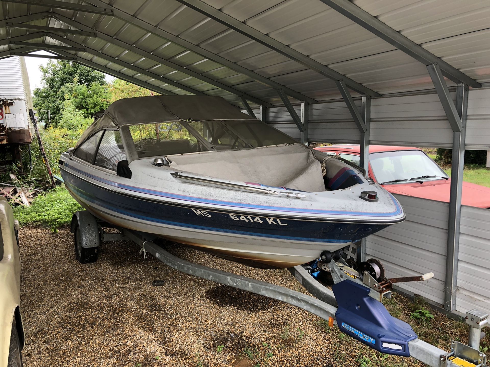 17’ bayliner 4cyl IO rebuilt great boat needs nothing ready to go just some cosmetics pulls two skiers or tubes no problem