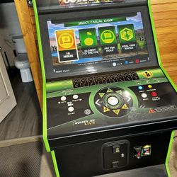 2020 Golden Tee Arcade Video Game 