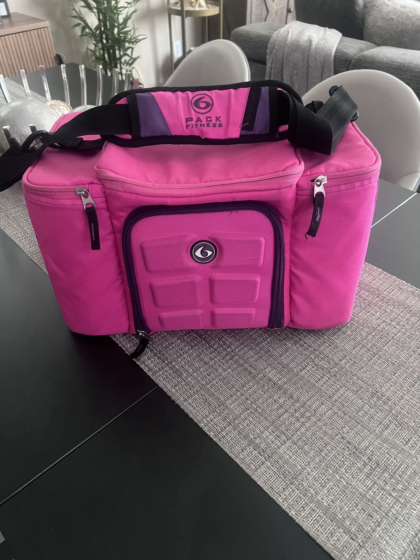 6 PACK FITNESS INNOVATOR 300 MEAL PREP TOTE-USED