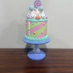 Pastel Ceramic Ghost Cake 