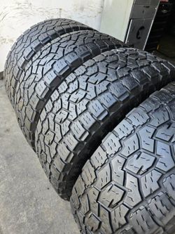 4 used tires Lt35x12.50r17 toyo at111 Open Country $370.00