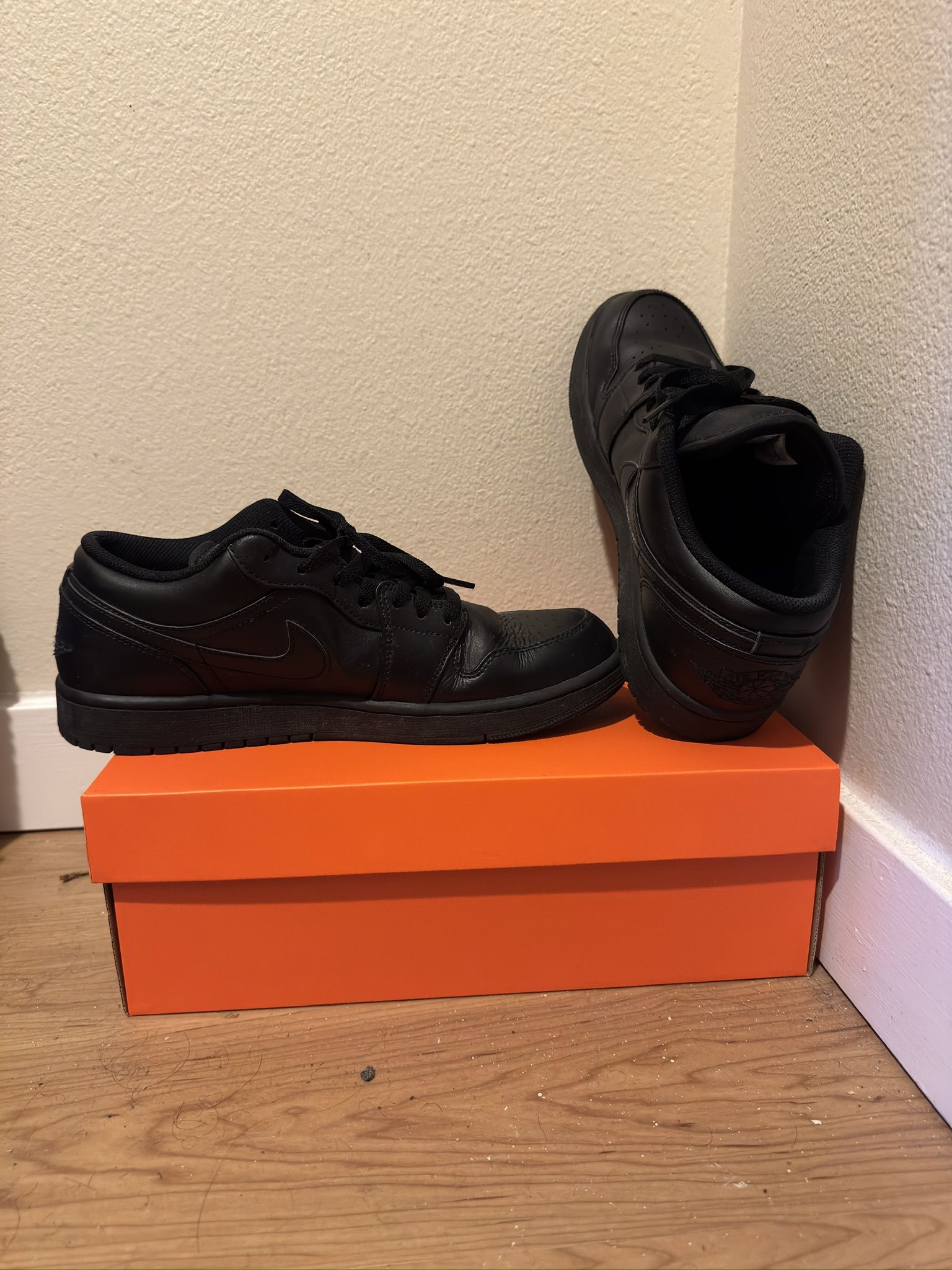 Nike Air Jordan 1 Low Black M 10.5/ W 12.5