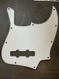 Fender Genuine Jazz Bass Pickguard White