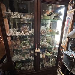 A Very Old Curio With Lots Of Bunny’s 
