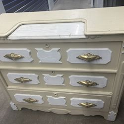 Antique Four Drawer Dresser With Keyhole Deep Drawers 