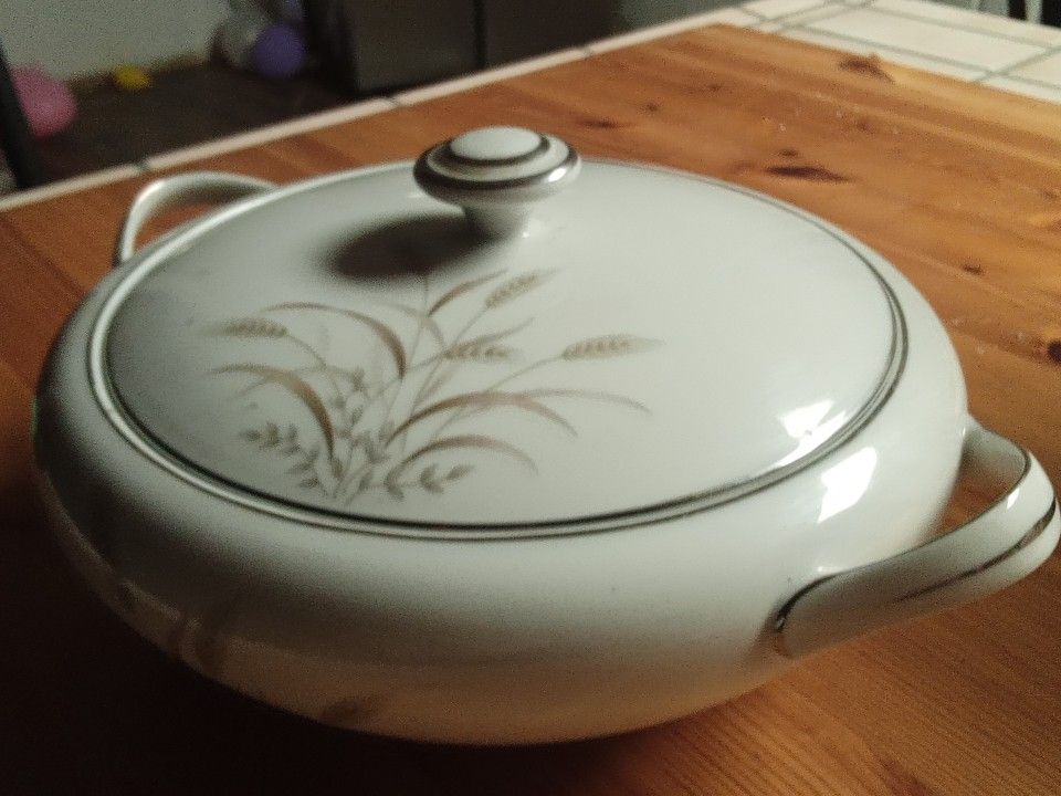 Nice Bowl And Plate