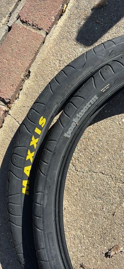 29” Maxxis Hookworms