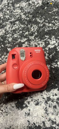 Red Instamax mini 8 polaroid camera