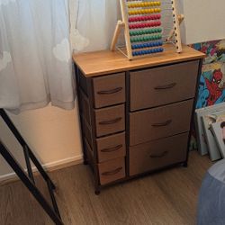 7 Slot Little Dresser