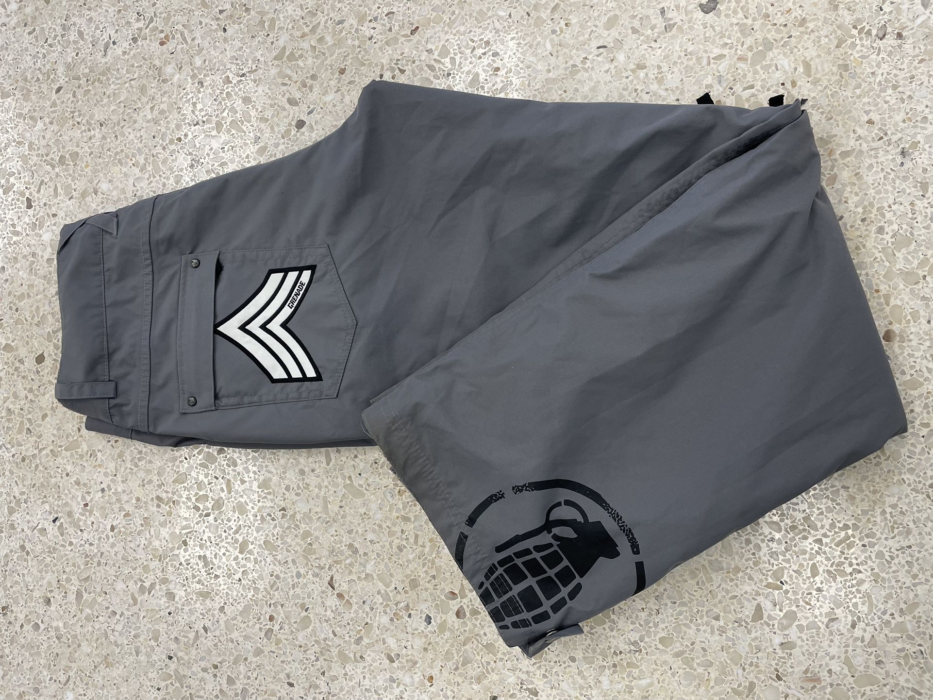 Grenade Fatigue Project Mens Large Snowboard Ski Pants Gray Lined