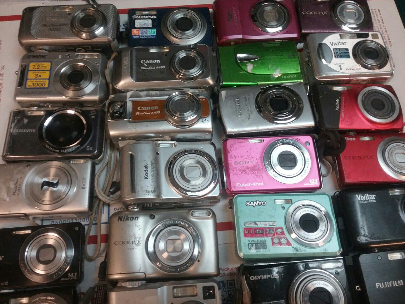 Bulk of 30 digital cameras , we ship