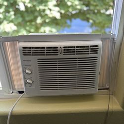 Window Air Conditioner 