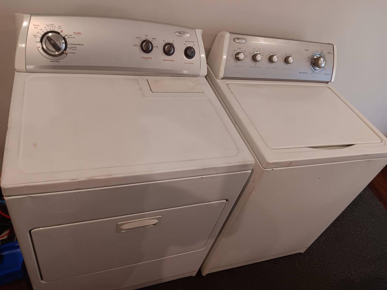 WASHER AND DRYER WHIRLPOOL