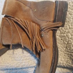 New Ugg Booties Fringed Woman Size 6 