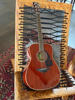 Yamaha FG850 Acoustic Guitar – Solid Mahogany Top – Excellent Condition