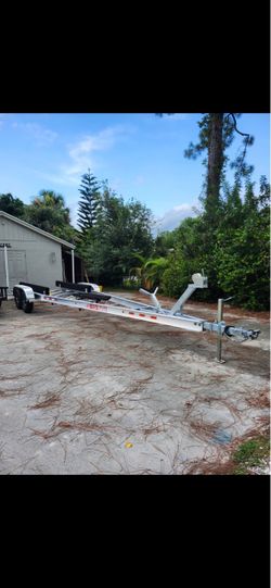 New boat trailer for 26-28ft