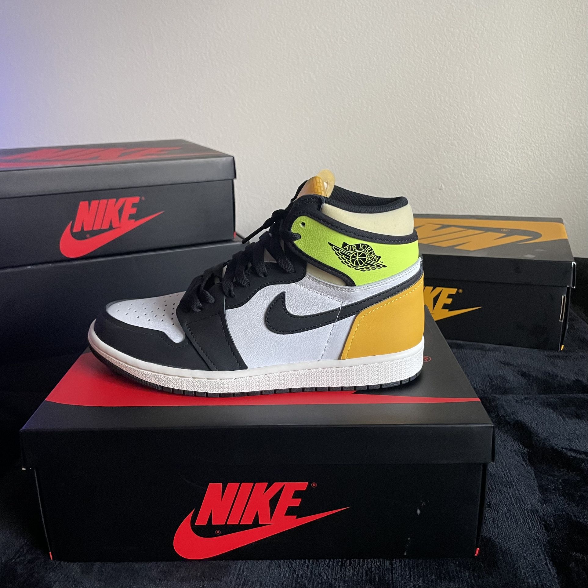 Jordan 1 High ‘ Volt Gold ‘