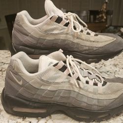 the Nike Air Max 95 "Gunsmoke/Pink Foam" Mens Size 13
