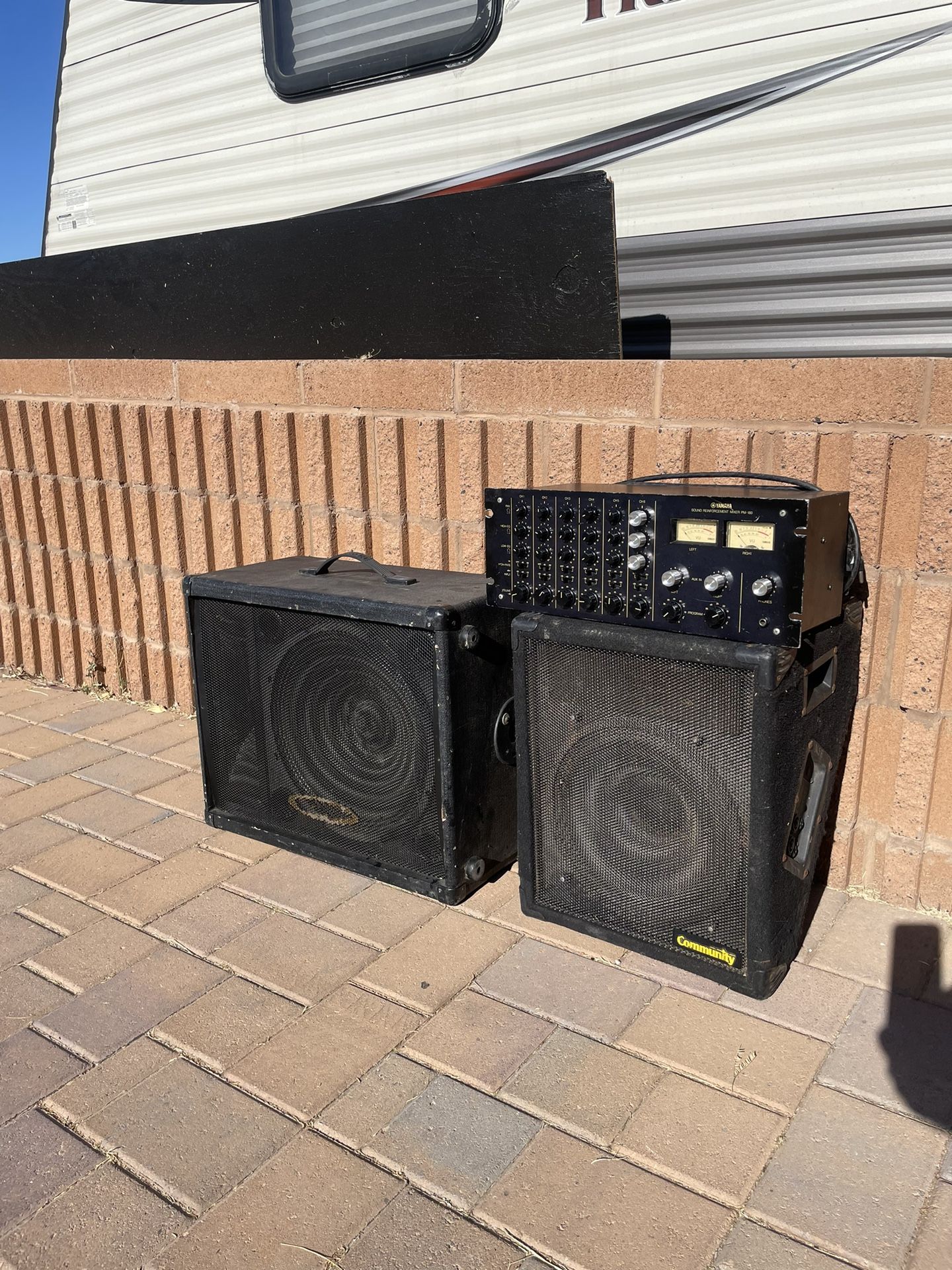 Yamaha amplifier and two speakers
