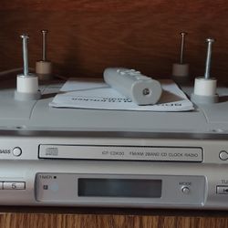Under Mounted CD Player With Remote 