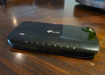 TP-Link 8-Port Gigabit Switch (TL-SG1008D) - Excellent Condition