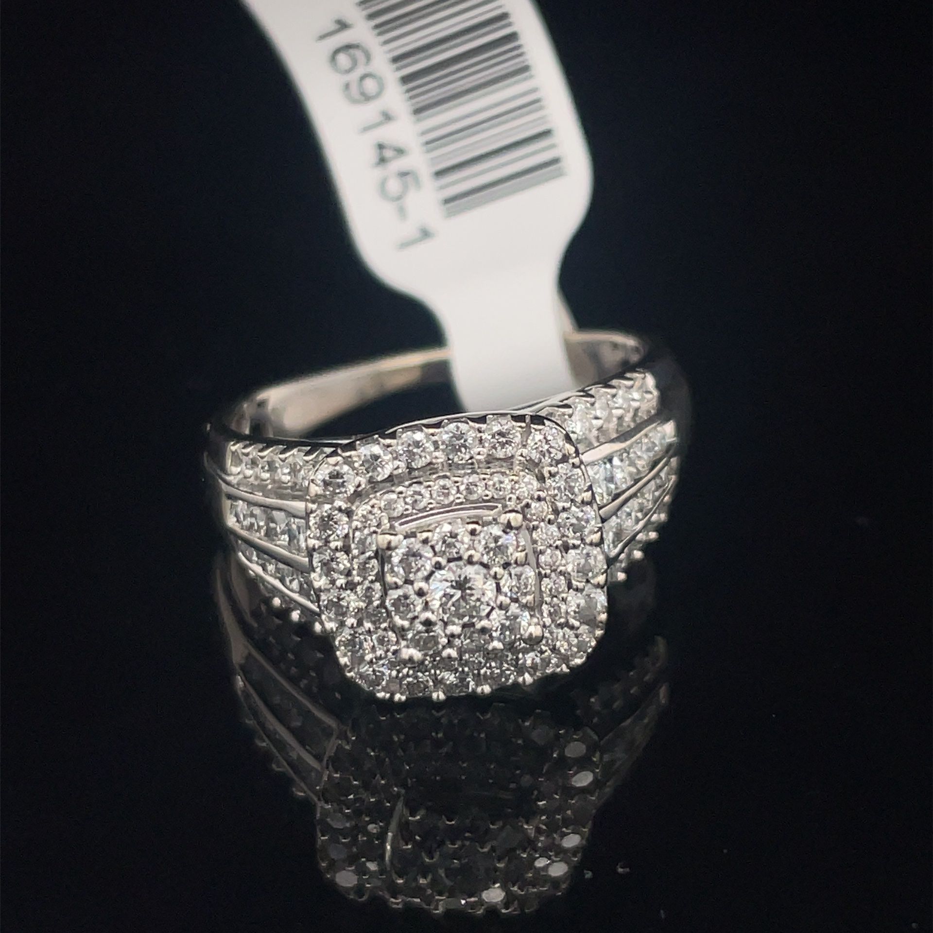 14KT White Gold Cluster Diamond Ring 4.50g Size 8  169145