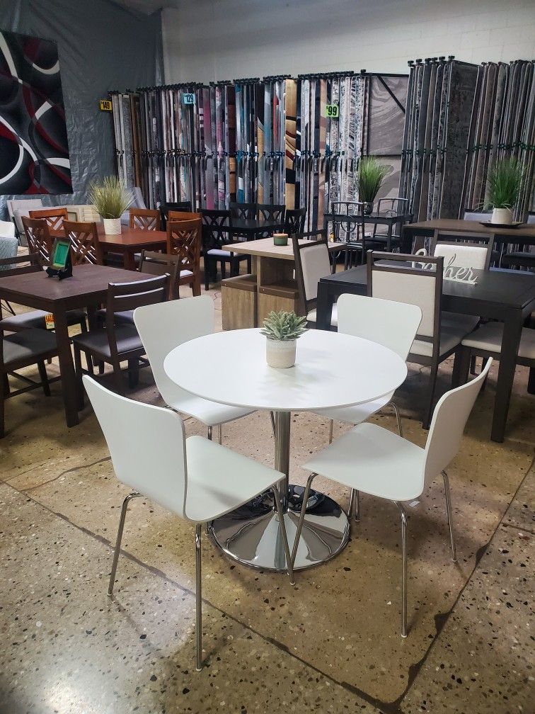 Modern 5-piece White Round Dining Set(New)